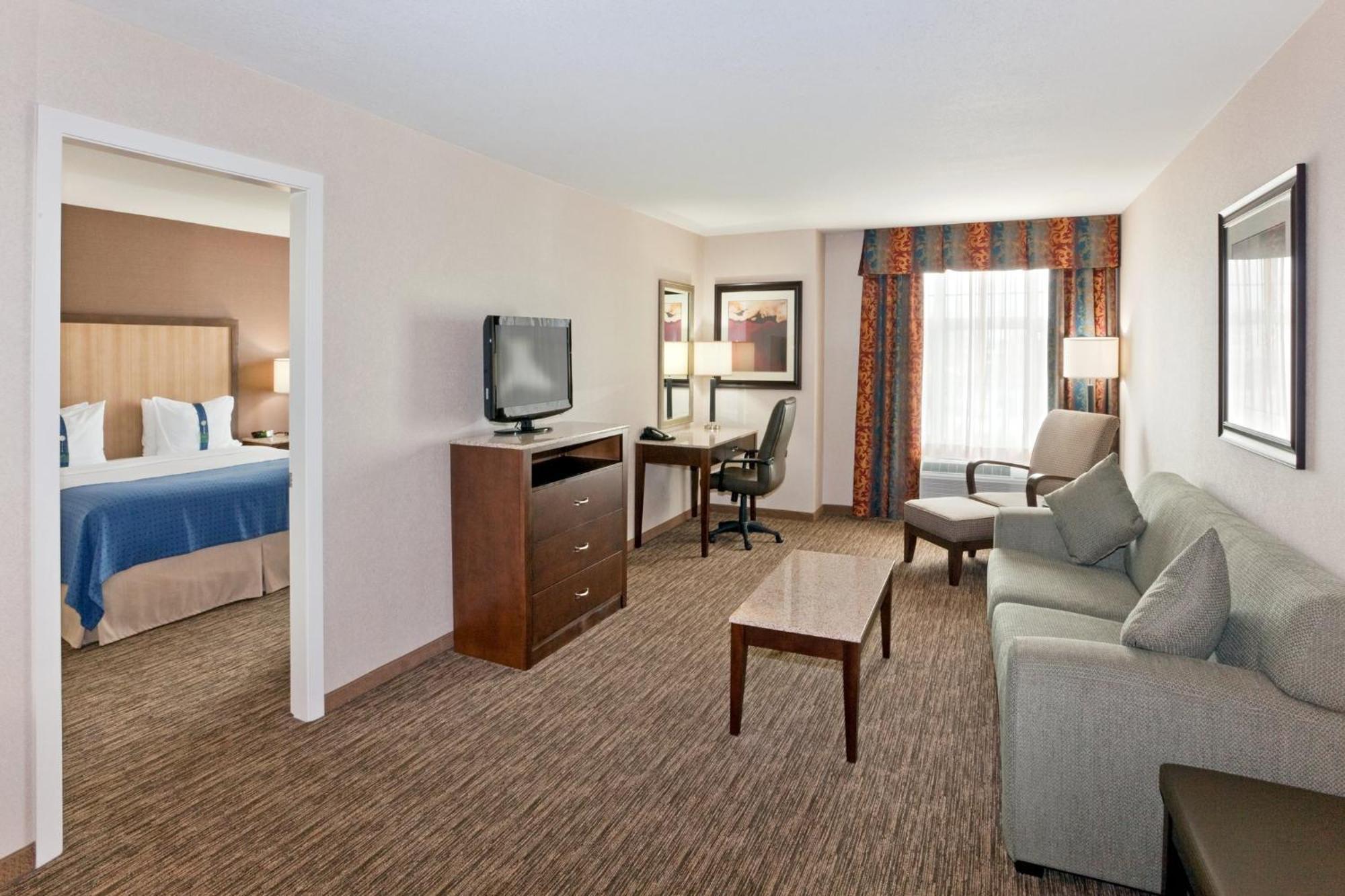 Holiday Inn Hotel & Suites Surrey East - Cloverdale By Ihg Exterior foto