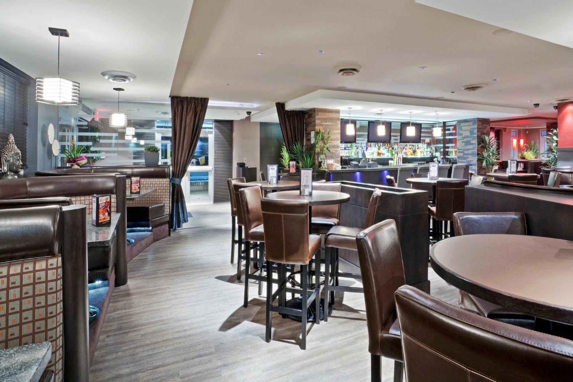 Holiday Inn Hotel & Suites Surrey East - Cloverdale By Ihg Exterior foto