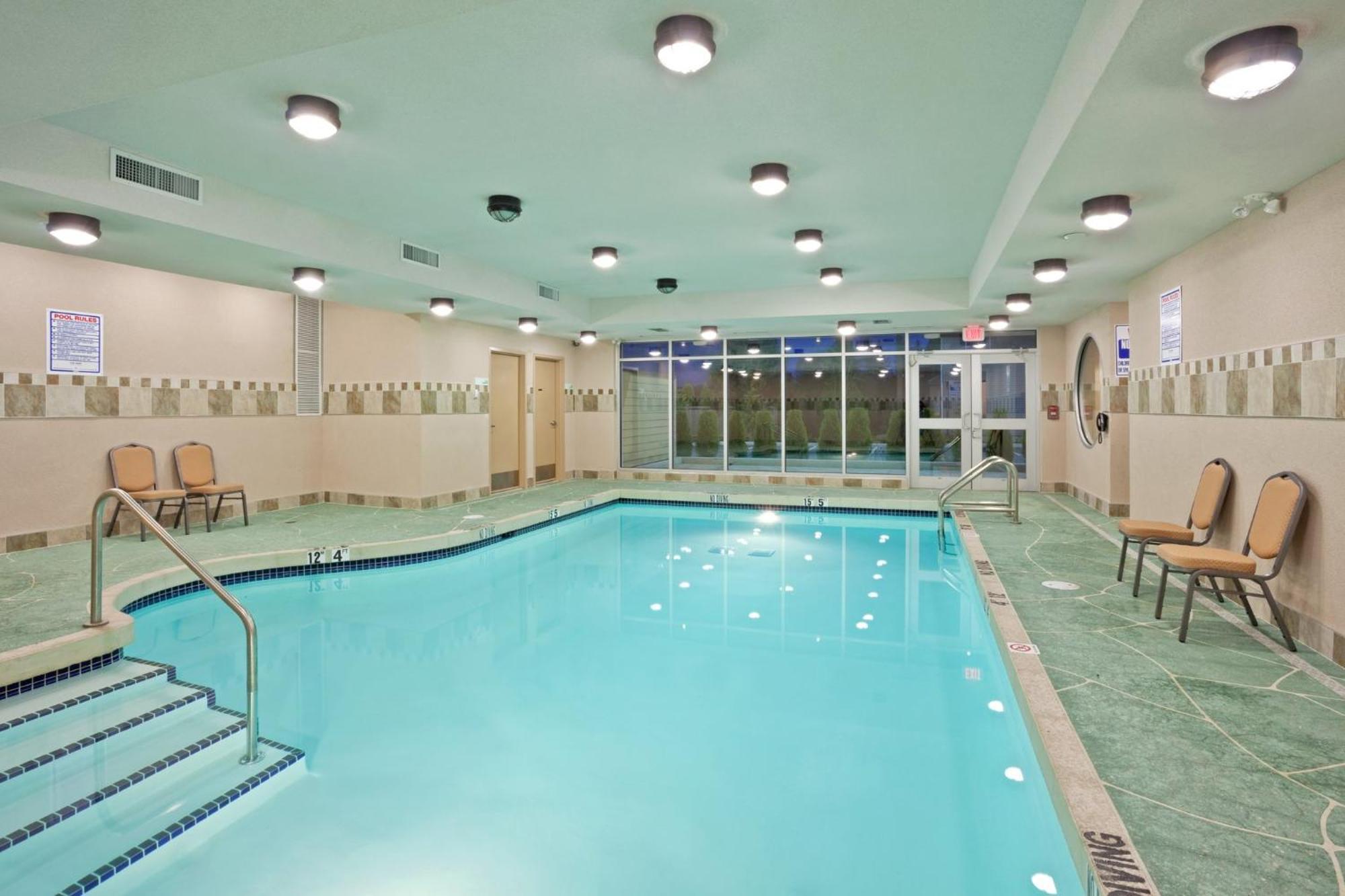 Holiday Inn Hotel & Suites Surrey East - Cloverdale By Ihg Exterior foto