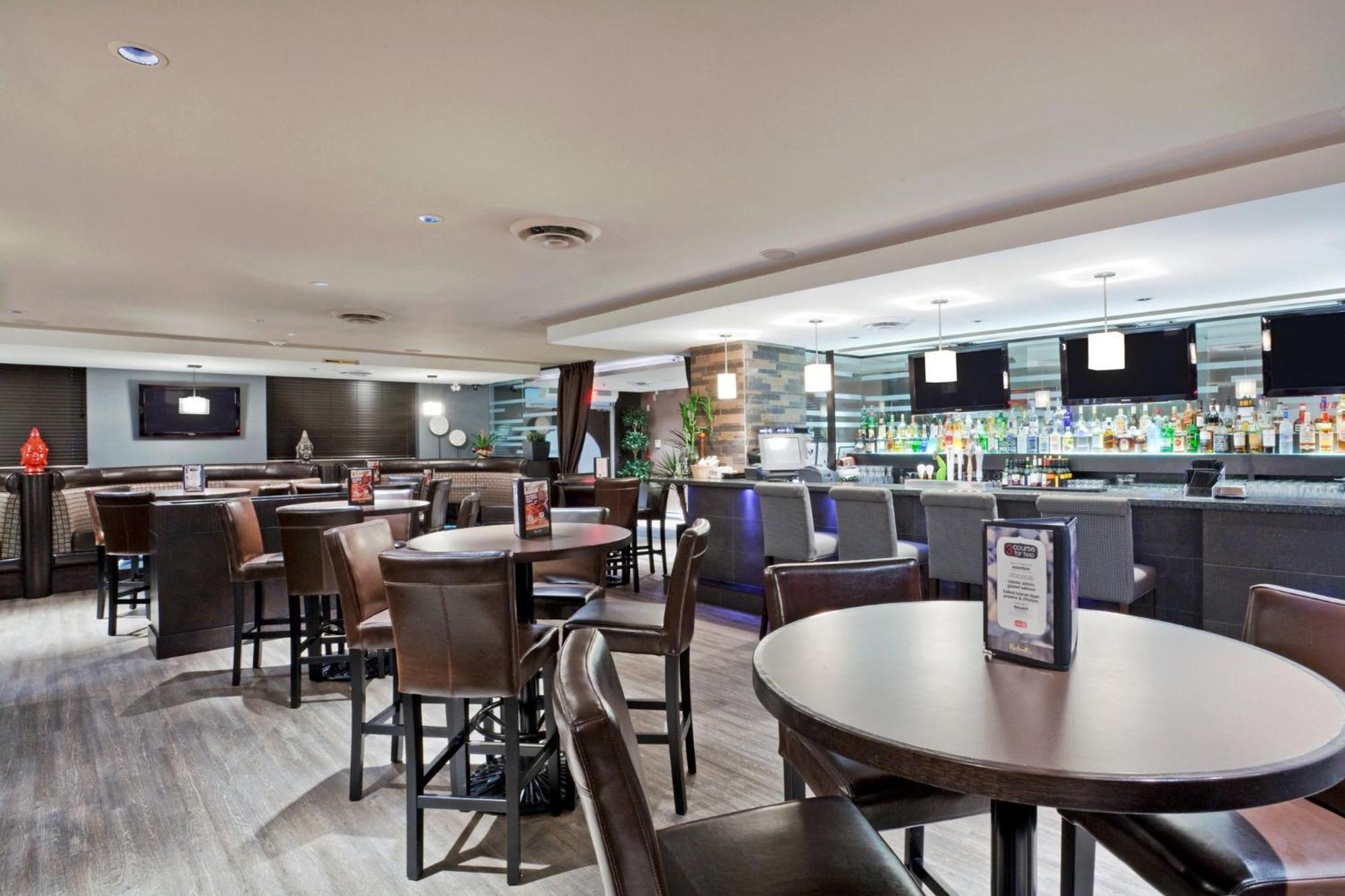 Holiday Inn Hotel & Suites Surrey East - Cloverdale By Ihg Exterior foto